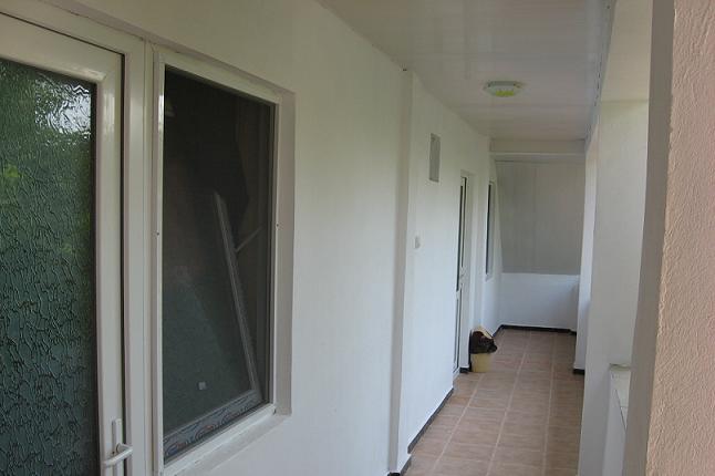 Hol acces ,camere 3 loc -etaj