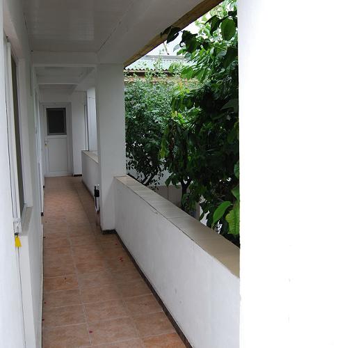 Hol acces ,camere 2 loc -etaj
